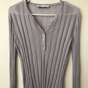 Gray ribbed top